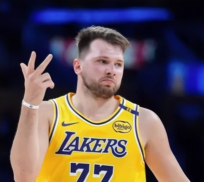 九游体育-包含东契奇在巴塞罗那比赛中连败，惊险取胜引发热议！的词条